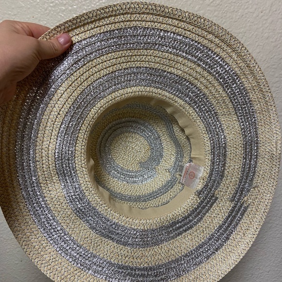 Four Buttons tan nude silver wide brim brimmed summer straw floppy sun hat OS - Picture 5 of 9